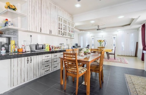 Bandar Baru Bangi House | 5R5B Spacious Semi D House for Family
