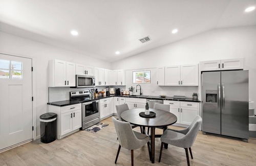 Alhambra House | 6.5 Miles From Downtown Phoenix
