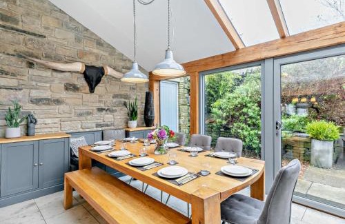 Honley House | 6 Bed in Slaithwaite 93984