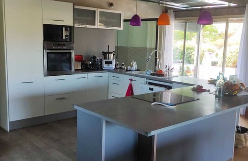 Montesquieu-des-Alberes House | 6 bedrooms, swimming pool, quiet, fully equipped,nair-condit. 15 mins sea/Spain