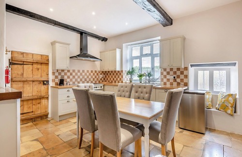 Kidlington Cottage | 6 bedroom accommodation in Bletchingdon