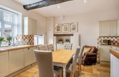 Kidlington Cottage | 6 bedroom accommodation in Bletchingdon