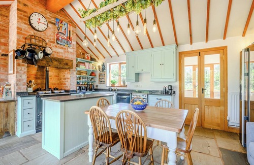 Moreton Cottage | 6 bedroom accommodation in Welland, near Malvern
