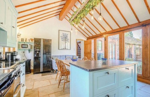 Moreton Cottage | 6 bedroom accommodation in Welland, near Malvern
