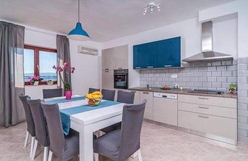 Omis House | 6 bedroom awesome home in Omis