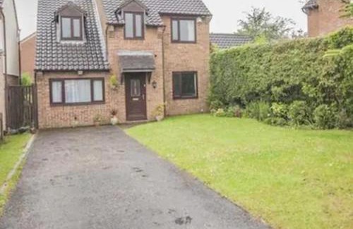Corby House | 6 Bedroom House For Corporate Stays in Corby Suitable for Nightshift Workers