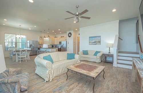 Bel Air House | 6 bedroom Oceanfront House w Private Pool & Hot Tub - 250K reno complete Feb '25