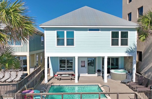 Bel Air House | 6 bedroom Oceanfront House w Private Pool & Hot Tub - 250K reno complete Feb '25