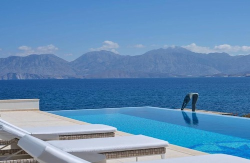Ammoudara Villa | 6 Bedroom Seaside Villa with Heated Pool