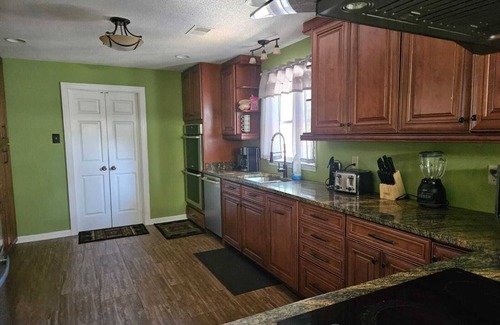 Cordova House | 6 BR-Charming & Comfort in Memphis