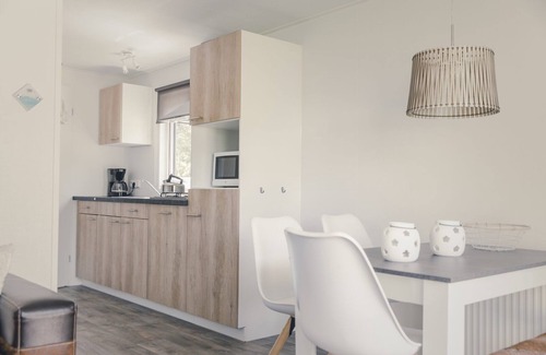Rijssen Cabin | 6 bungalettes with veranda make up this group accommodation. All your own cottage! 🏡