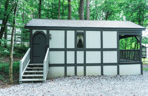 Sevierville House | #6 Greta - Tiny Home Cottage