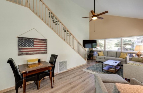 Flagstaff House | 6 Mi to Downtown Flagstaff Townhome with Deck
