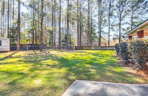 Albany House | 6 Mi to Dtwn Albany Convenient Home with Patio