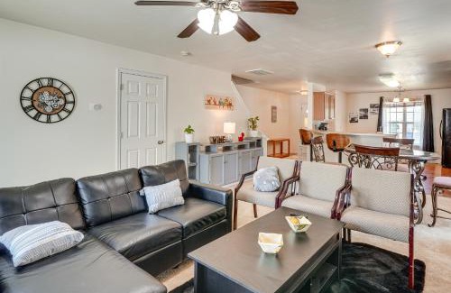 Southeast Raleigh House | 6 Mi to Dtwn Raleigh Townhome with Fenced Patio!