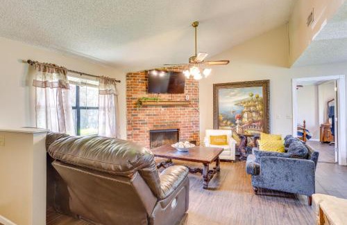 Lufkin House | 6 Mi to Ellen Trout Zoo Family Home with Yard!
