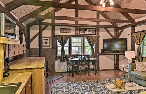 Linville Cottage | 6 Mi to Grandfather Mountain Park: Cottage w/Deck