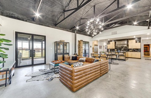 Point House | 6 Mi to Lake Tawakoni Texas Family Home