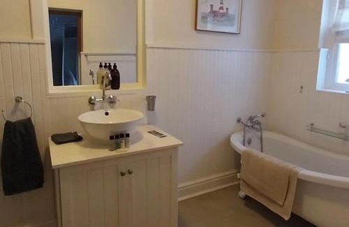 Darling Bed & Breakfast | 6 Olives B&B