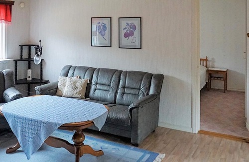Trollhattan Municipality House | 6 person holiday home in TROLLHÄTTAN