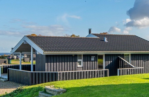 Grønninghoved Strand House | 6 person holiday home in Sjølund-By Traum