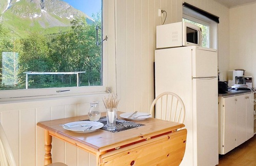 Austvagoy House | 6 person holiday home in LAUPSTAD-By Traum