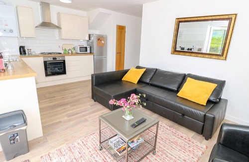 Freshwater Cottage | 6 Yarmouth Cottages