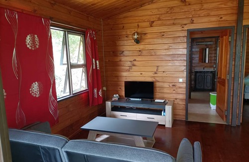 Uturoa Cottage | 60 m² Cabin ∙ 1 bedroom ∙ 2 guests