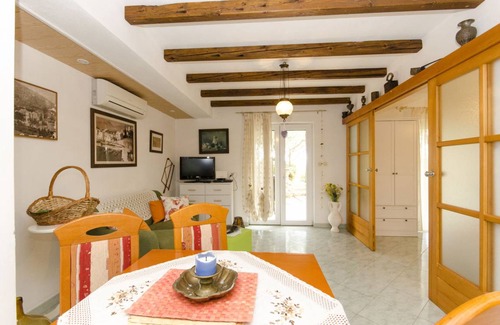 Bol House | 60 m² House ∙ 2 bedrooms ∙ 4 guests