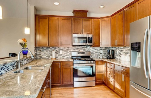 Pleasant View House | 60 Minutes to Ski Country, 15 Minutes to Downtown Denver
