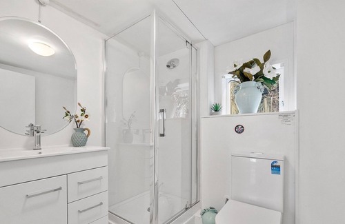 Auckland House | 60% offnCozy and Comfy Zone