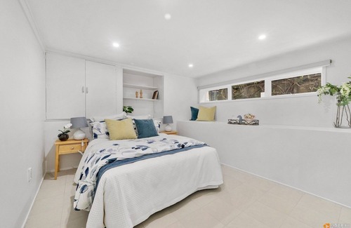 Auckland House | 60% offnCozy and Comfy Zone