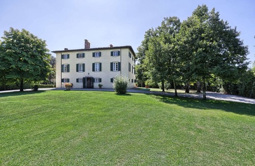 Lucca Villa | 600 m² Villa ∙ 10 bedrooms ∙ 20 guests