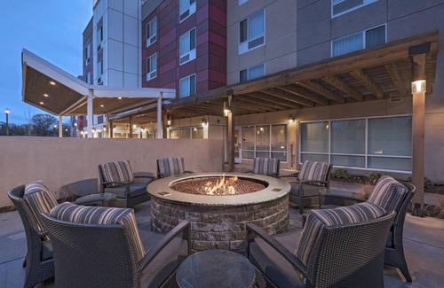 Fort Lewis Hotel | 61 m² Hotel ∙ 127 guests