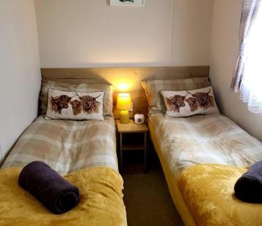 Prestonpans Resort | 61 St Andrew's 3 bedroom Caravan near Edinburgh Seton Sands Holiday Village