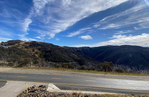 Hotham Heights Apartment | 62 m² Apartment ∙ 1 bedroom ∙ 4 guests