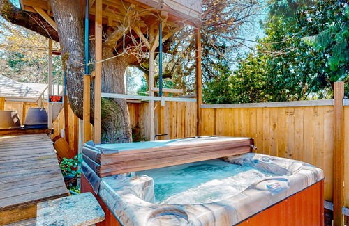 West Slope Cottage | 62 m² Cabin ∙ 2 bedrooms ∙ 4 guests