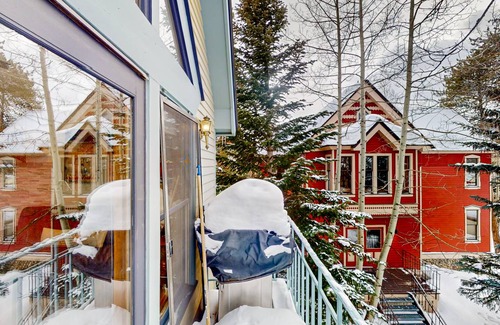 Historic District Condo | 62 m² Condo ∙ 1 bedroom ∙ 2 guests