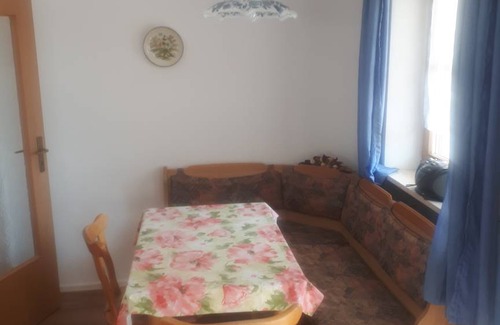 Bad Goegging Apartment | 63 m² Apartment ∙ 1 bedroom ∙ 3 guests