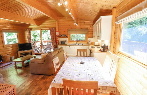 Kenwick Cottage | 64 ACORN LODGE KENWICK PARK, pet friendly, with hot tub in Louth
