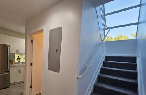 Miami Springs Apartment | 645 Airport/Top House Apartment3