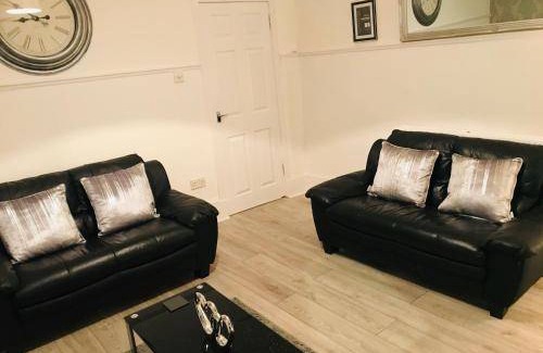Port Glasgow Apartment | 65 m² Apartment ∙ 1 bedroom ∙ 3 guests