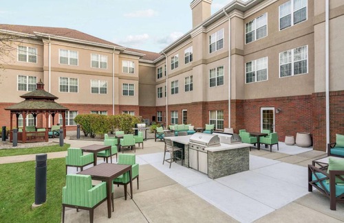 Warwick Hotel | 65 m² Hotel ∙ 2 bedrooms ∙ 127 guests