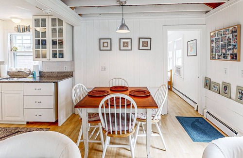 Cataumet House | 65 m² House ∙ 2 bedrooms ∙ 4 guests