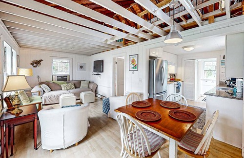 Cataumet House | 65 m² House ∙ 2 bedrooms ∙ 4 guests