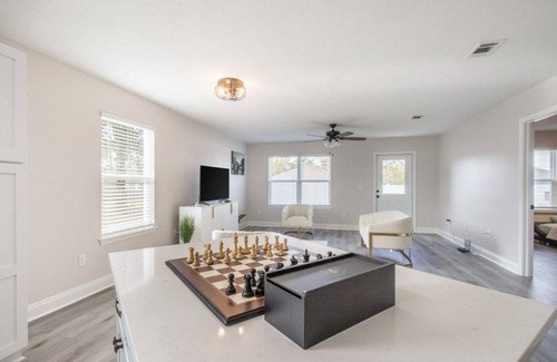 Crestview House | 65 m² House ∙ 3 bedrooms ∙ 6 guests