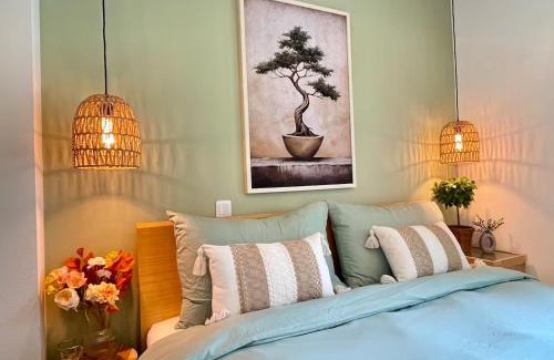 Miyakojima Apartment | 65' TV クイーンベッド コンビニ徒歩1分 洗濯機 WiFi