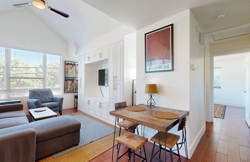 East Cesar Chavez Apartment | 67 m² Apartment ∙ 1 bedroom ∙ 4 guests