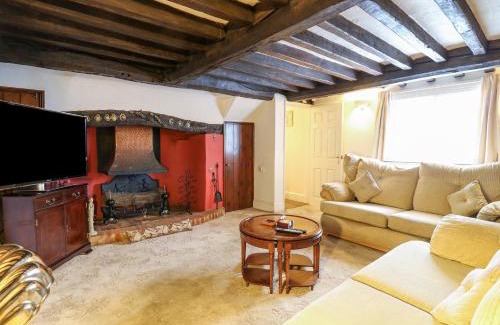 Broom House | 68 Great North Road