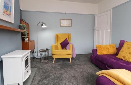 Bare Apartment | 6A Elms Road